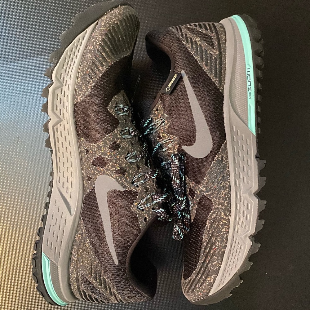 Women’s Nike soon trail run shoes. 7.5.